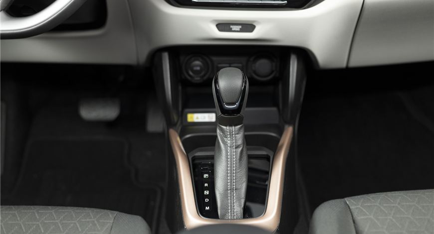 Suzuki Swift Sakura immagine 11